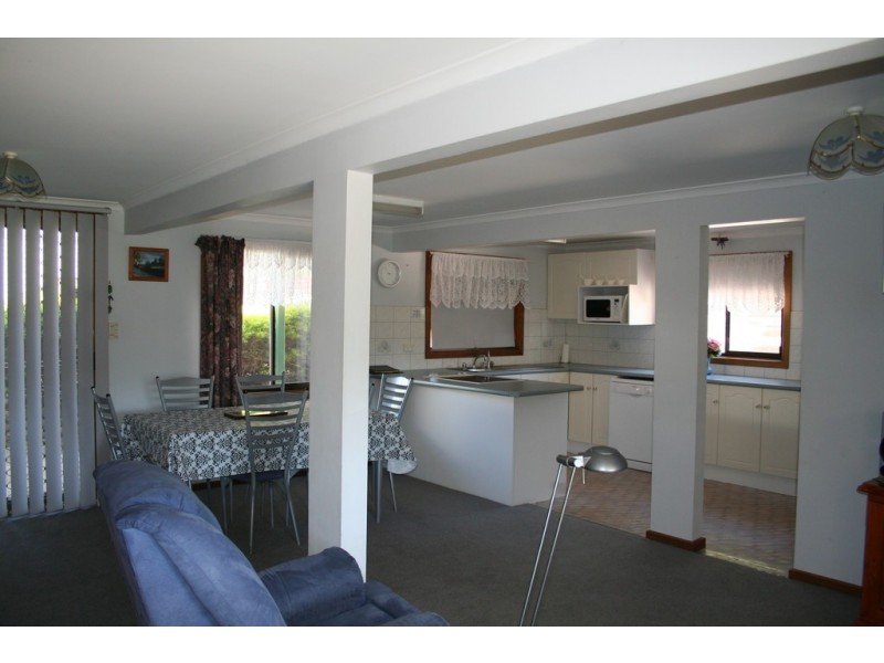 16 Central Street, Louth Bay SA 5607