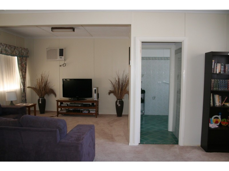 16 Central Street, Louth Bay SA 5607