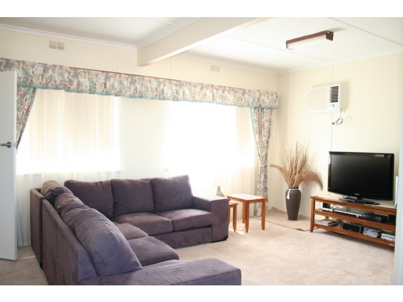 16 Central Street, Louth Bay SA 5607
