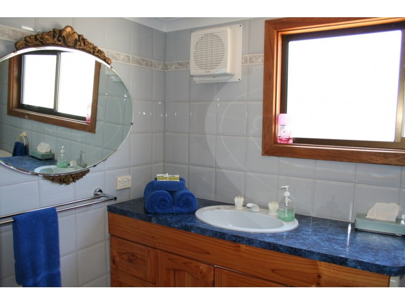 16 Central Street, Louth Bay SA 5607