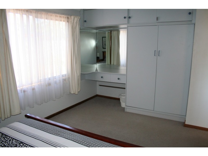 16 Central Street, Louth Bay SA 5607