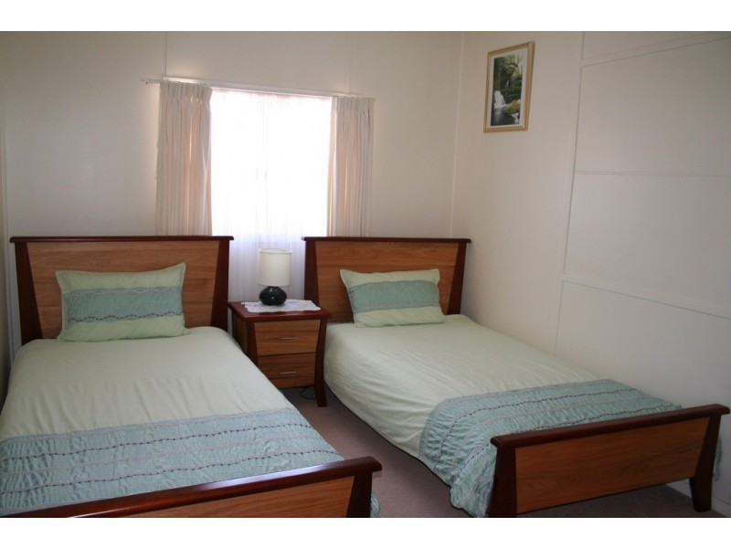 16 Central Street, Louth Bay SA 5607