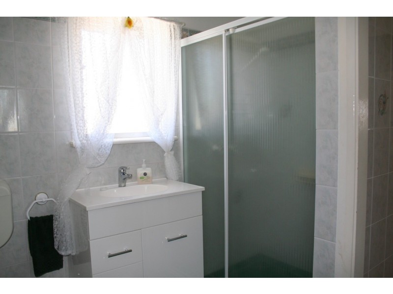 16 Central Street, Louth Bay SA 5607