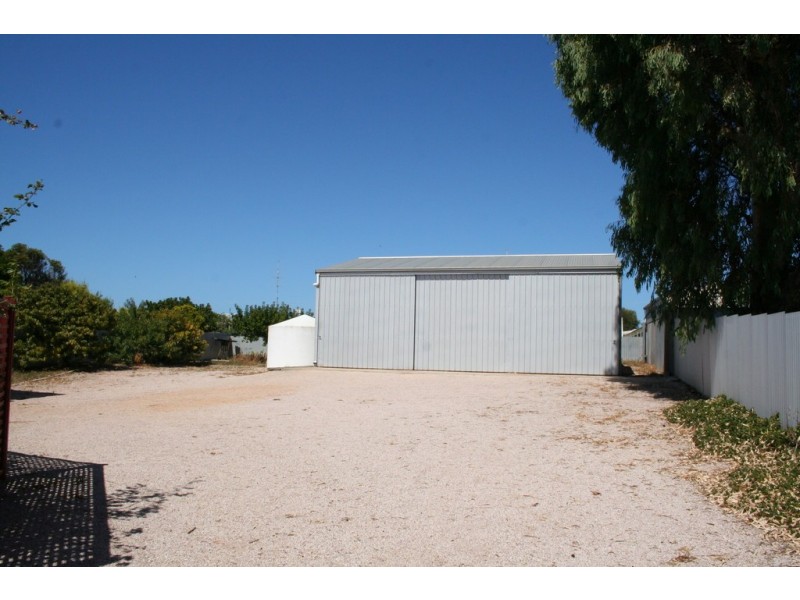 16 Central Street, Louth Bay SA 5607