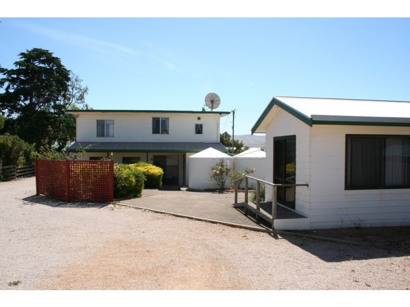 16 Central Street, Louth Bay SA 5607