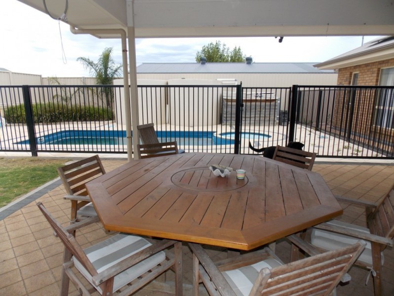 8 Kaitlin Court, Port Lincoln SA 5606