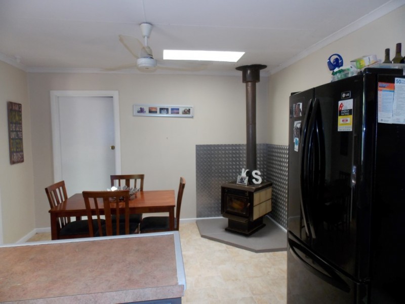 912 White Flat Road, Whites Flat SA 5607