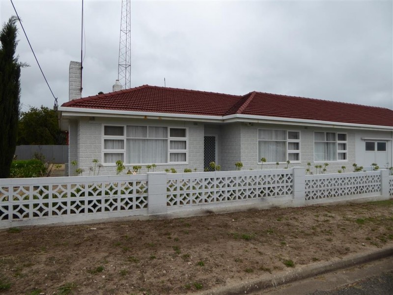 24 Flinders Avenue, Coffin Bay SA 5607