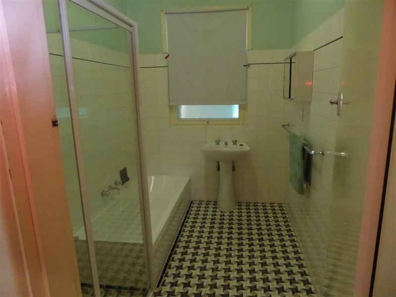 24 Flinders Avenue, Coffin Bay SA 5607