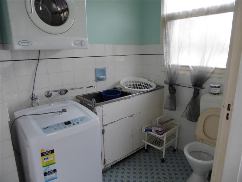 24 Flinders Avenue, Coffin Bay SA 5607