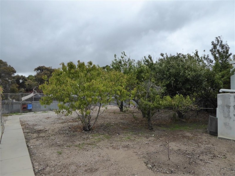 24 Flinders Avenue, Coffin Bay SA 5607