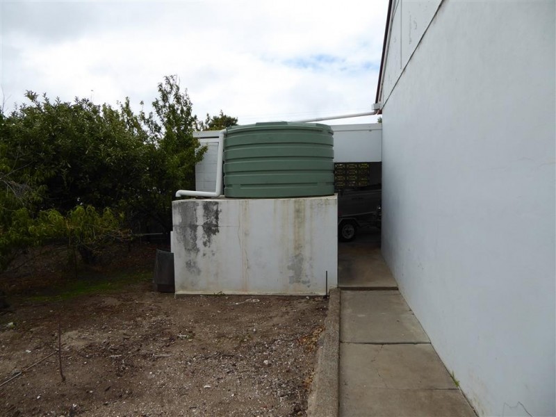 24 Flinders Avenue, Coffin Bay SA 5607