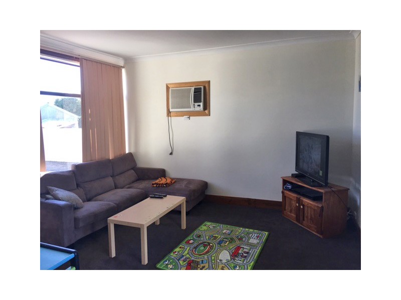 16 Mortlock Street, Cummins SA 5631