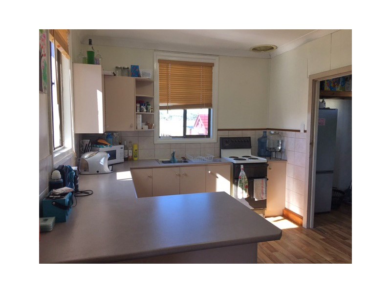 16 Mortlock Street, Cummins SA 5631