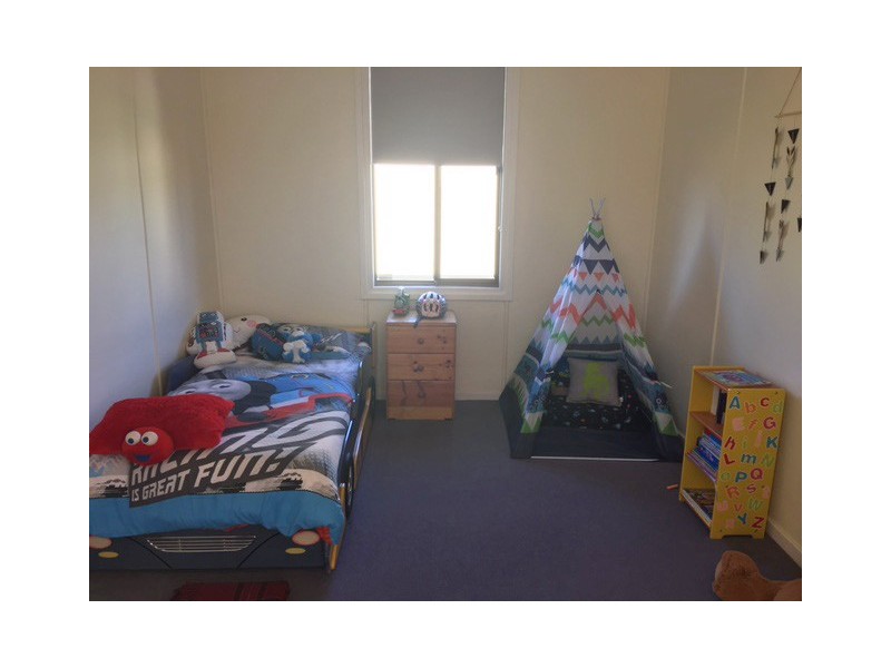 16 Mortlock Street, Cummins SA 5631