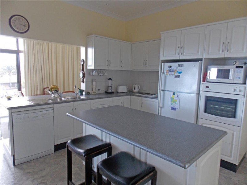 5 Lombardy Place, Port Lincoln SA 5606