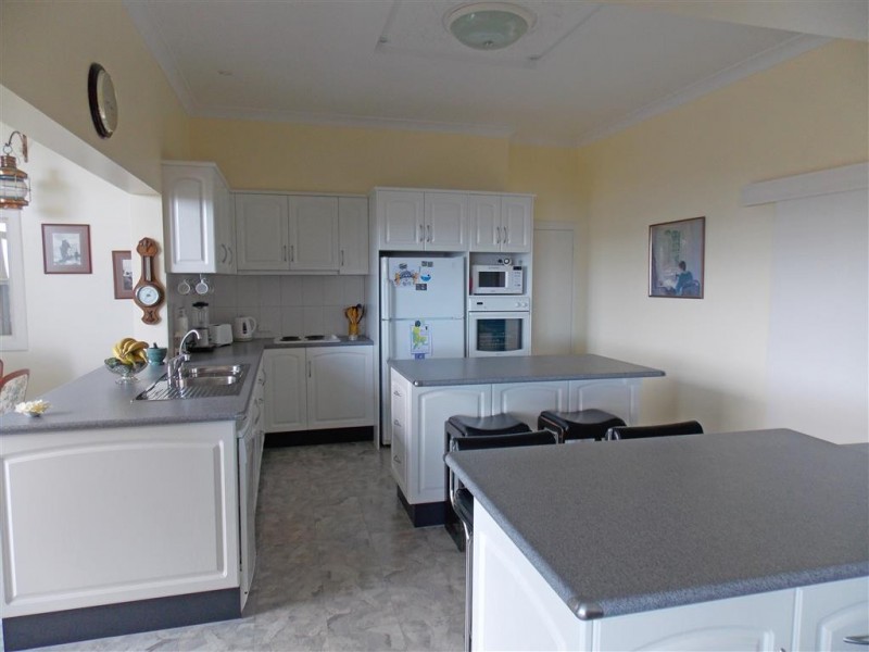 5 Lombardy Place, Port Lincoln SA 5606