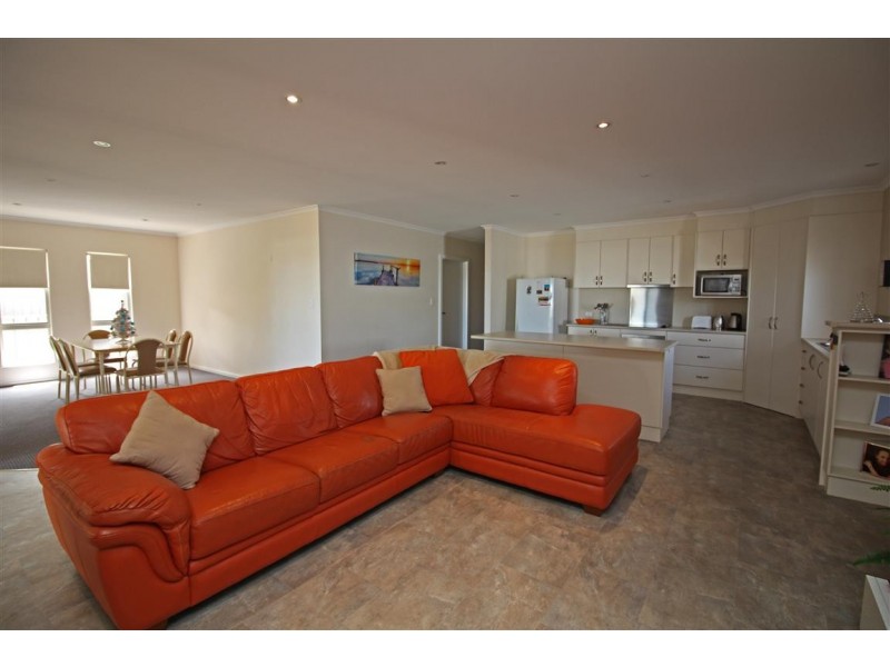 2, 5 McLaren Street, Port Lincoln SA 5606