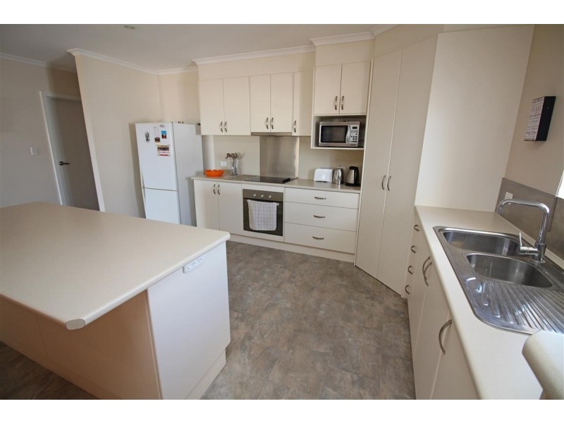 2, 5 McLaren Street, Port Lincoln SA 5606