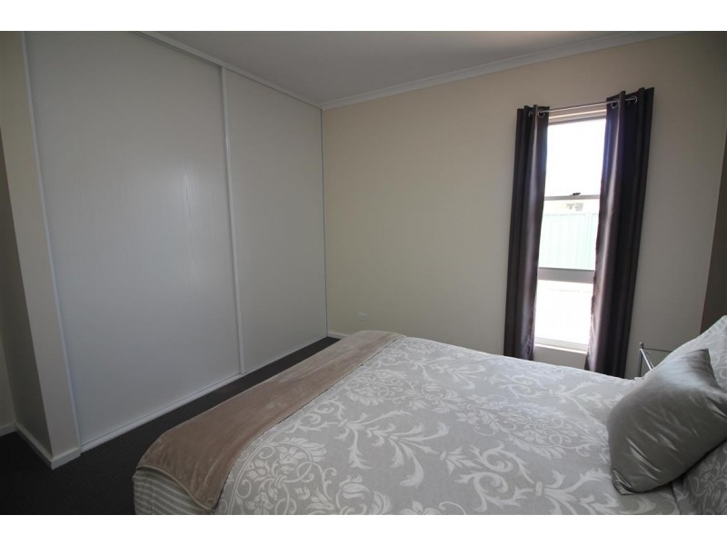 2, 5 McLaren Street, Port Lincoln SA 5606