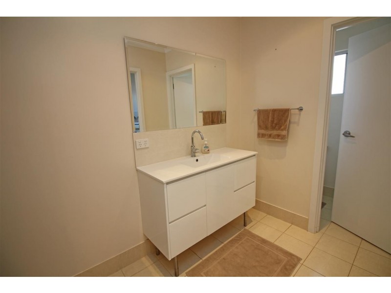2, 5 McLaren Street, Port Lincoln SA 5606