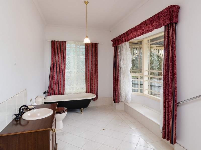 30 Gollan Avenue, Strathalbyn SA 5255