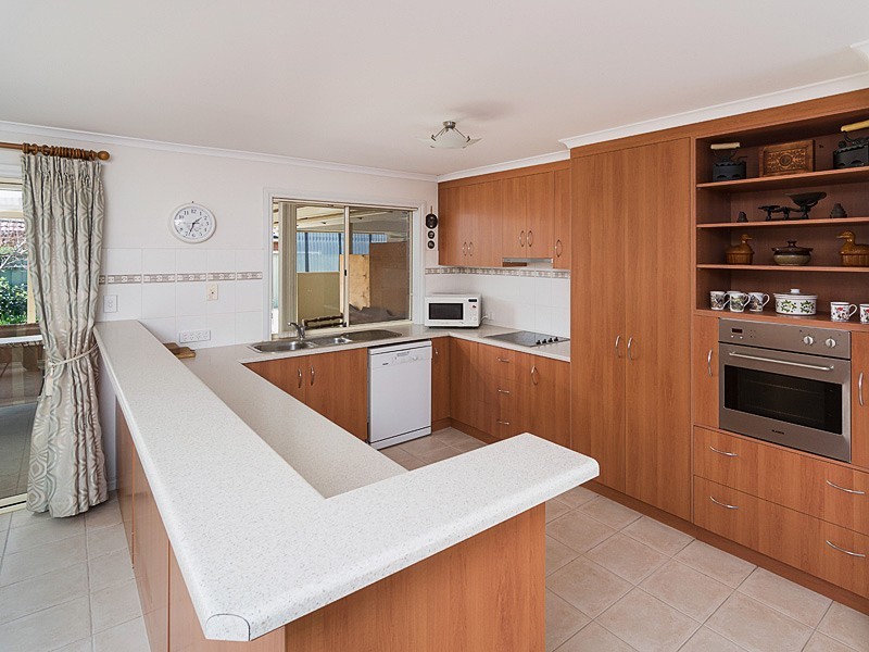 16 Strathmont Drive, Strathalbyn SA 5255