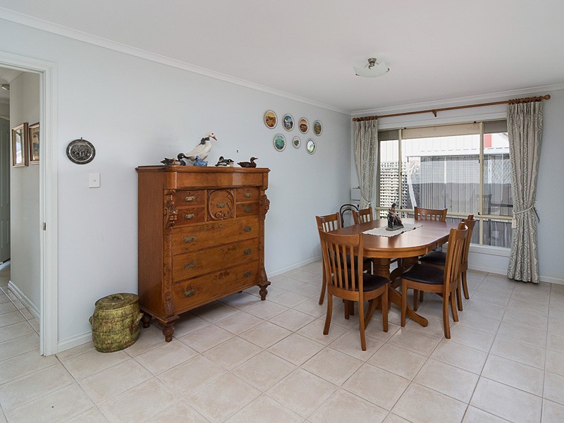 16 Strathmont Drive, Strathalbyn SA 5255