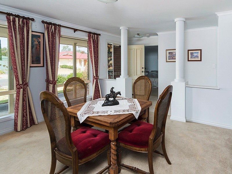 16 Strathmont Drive, Strathalbyn SA 5255