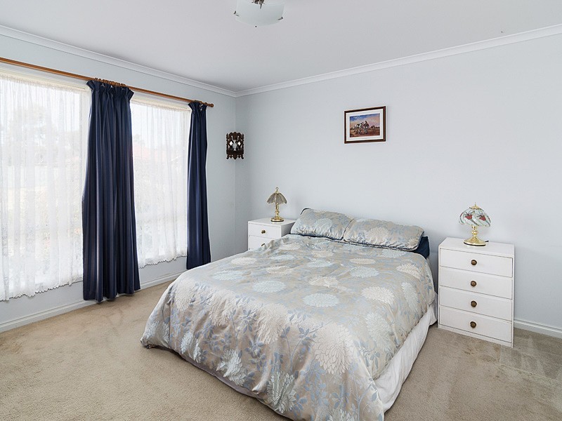 16 Strathmont Drive, Strathalbyn SA 5255