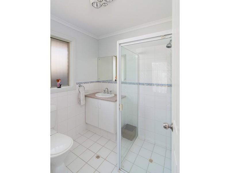 16 Strathmont Drive, Strathalbyn SA 5255