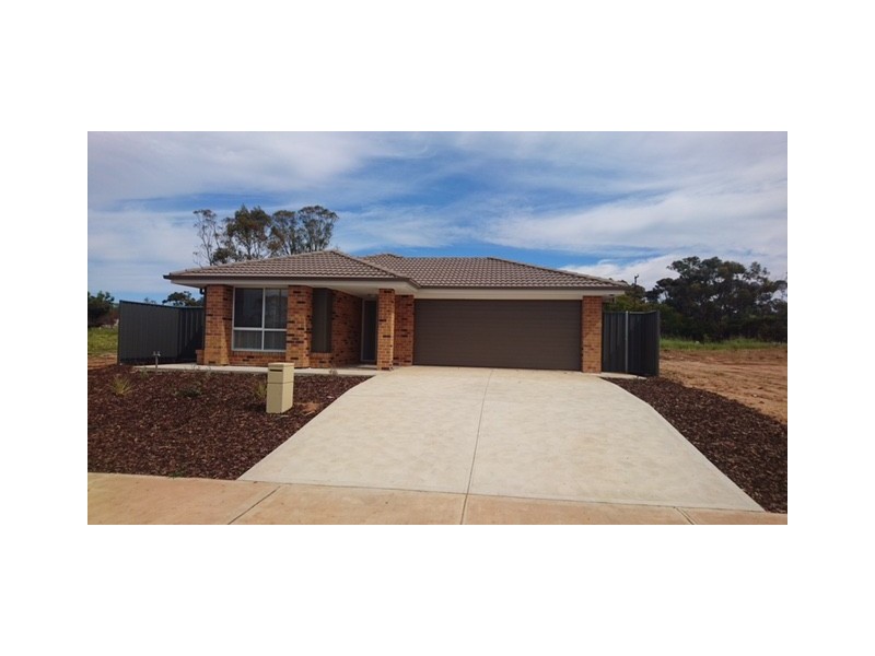 33 Balmoral Street, Strathalbyn SA 5255