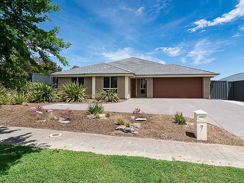 7 Hurling Drive, Mount Barker SA 5251
