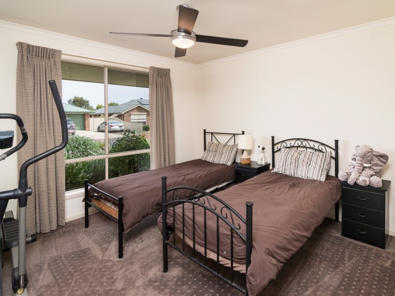 1 Elsie Drive, Strathalbyn SA 5255