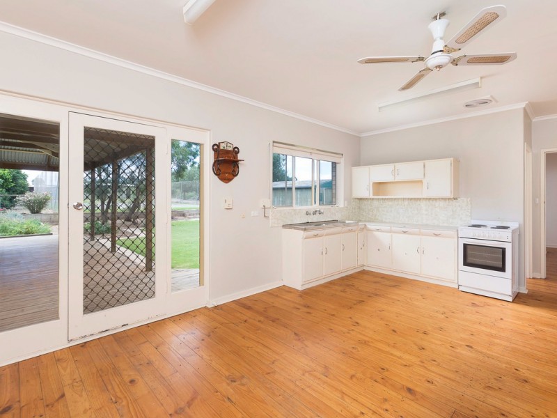 22 Marchant Road, Strathalbyn SA 5255