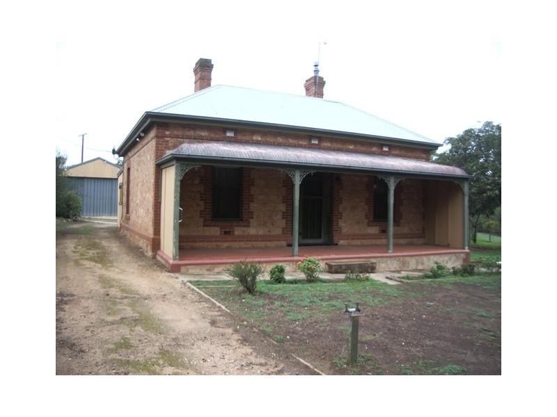 11 Adelaide Road, Strathalbyn SA 5255