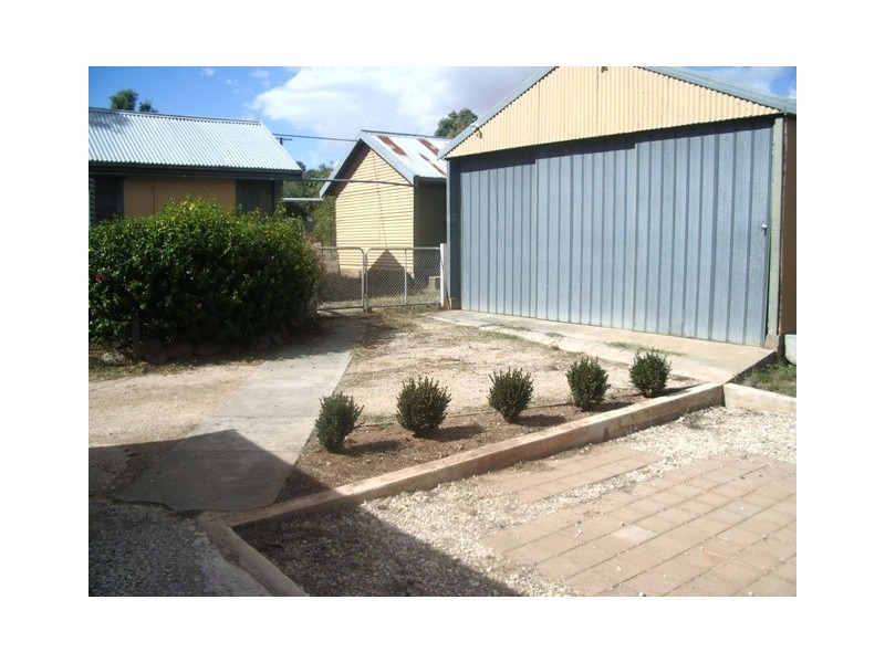11 Adelaide Road, Strathalbyn SA 5255