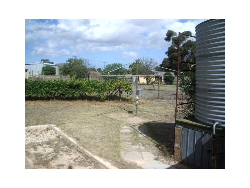 11 Adelaide Road, Strathalbyn SA 5255