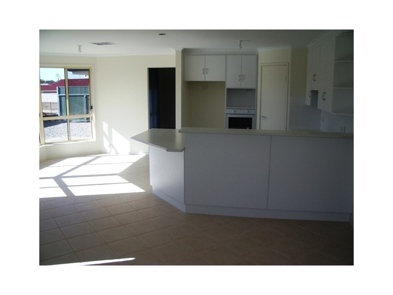 24 Elsie Drive, Strathalbyn SA 5255