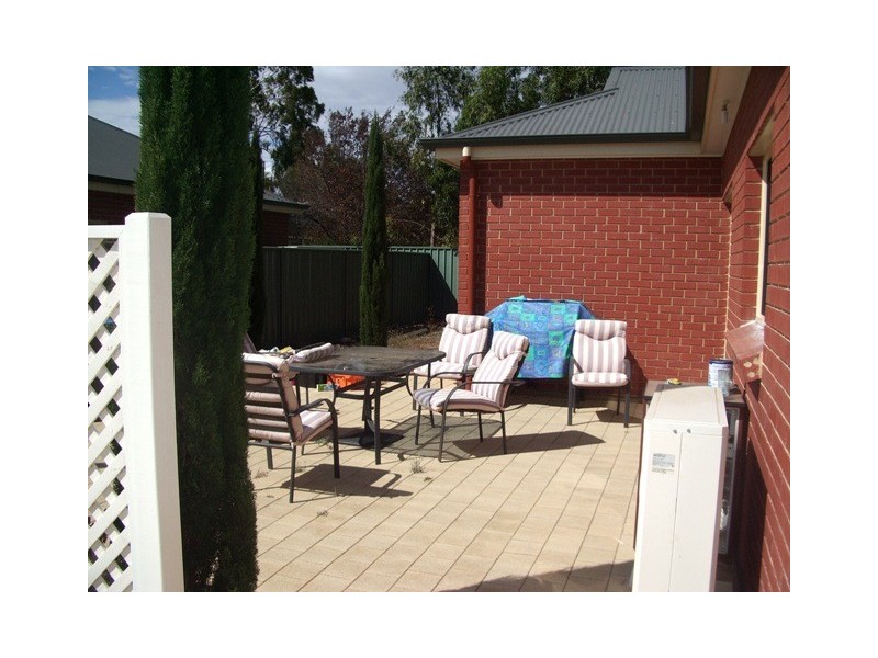2/5A Marchant Rd, Strathalbyn SA 5255