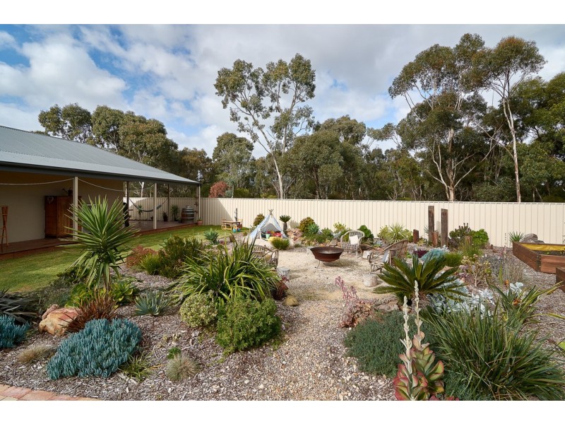 11 McRae Crt, Strathalbyn SA 5255