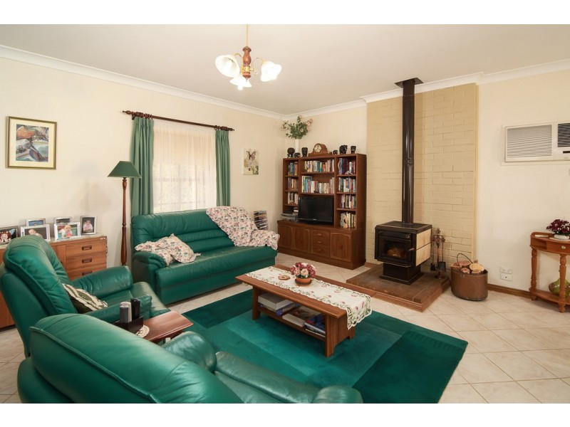 28 Stephens Avenue, Strathalbyn SA 5255