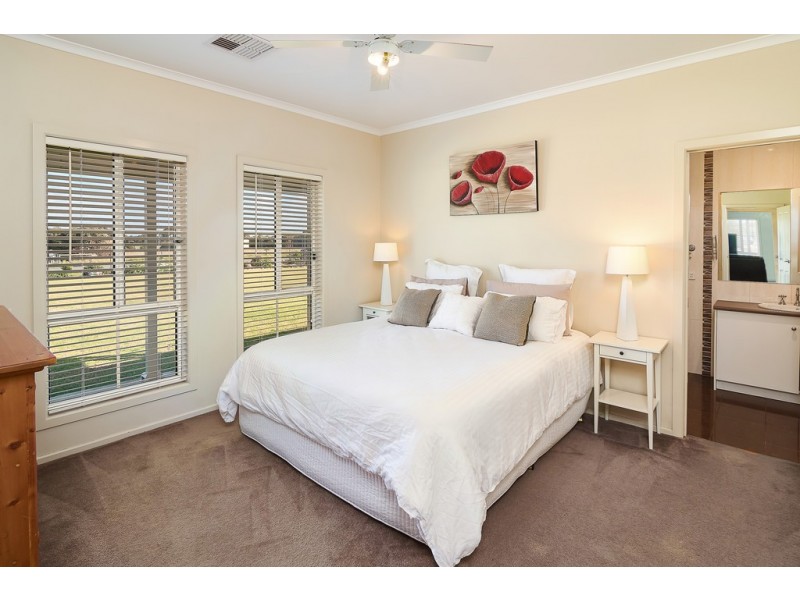 40 Trainers Way, Strathalbyn SA 5255