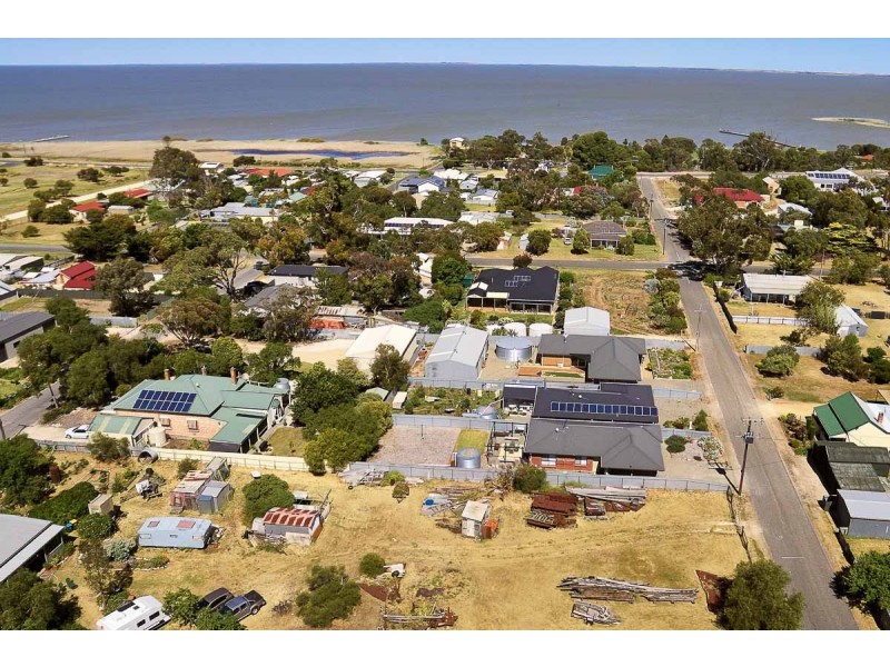 17 Bulkeley Street, Milang SA 5256