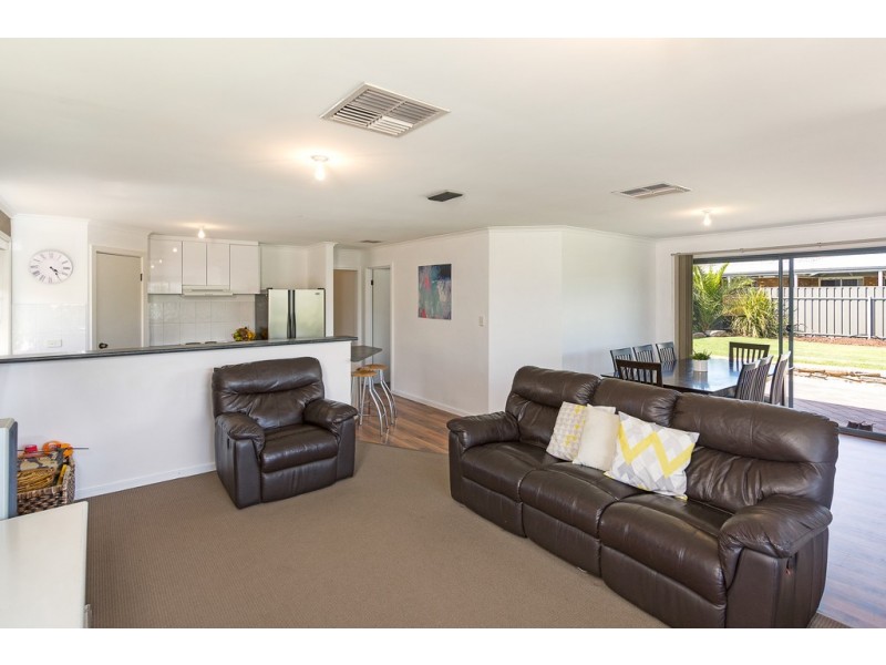 16 Fairweather Drive, Strathalbyn SA 5255