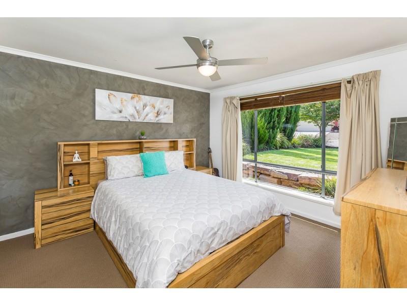 16 Fairweather Drive, Strathalbyn SA 5255