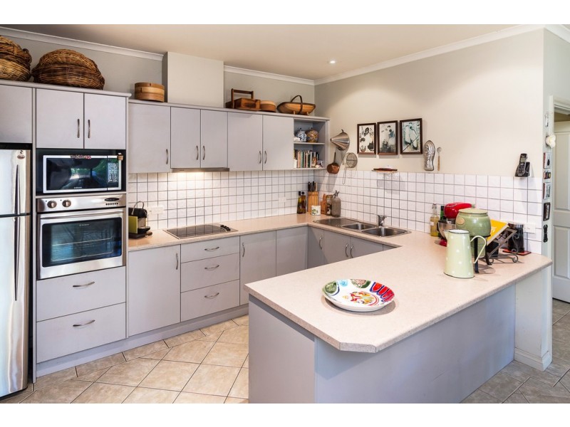 15 Love Avenue, Strathalbyn SA 5255