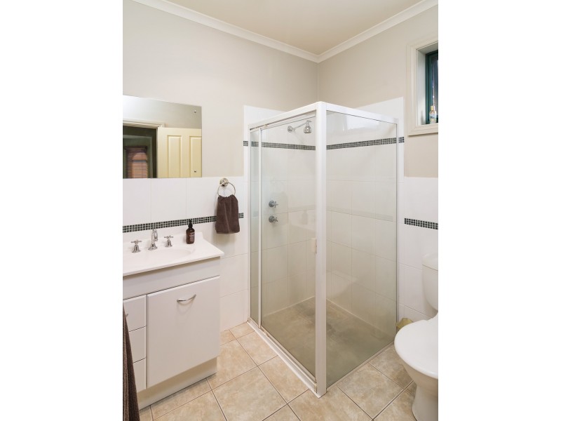 15 Love Avenue, Strathalbyn SA 5255