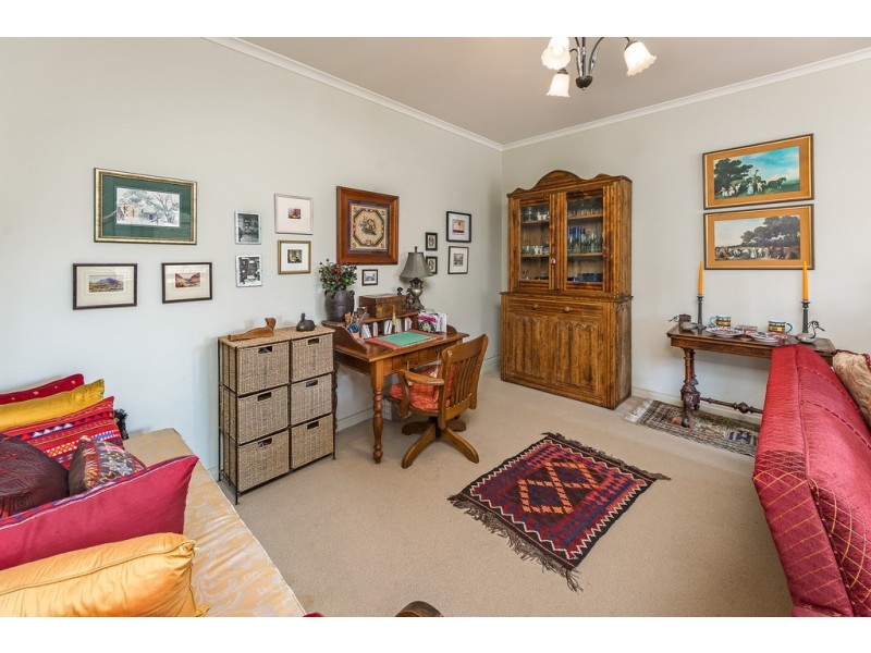 15 Love Avenue, Strathalbyn SA 5255