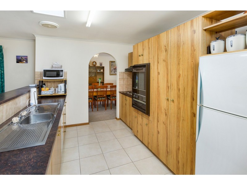 18 Fairfield Drive, Strathalbyn SA 5255